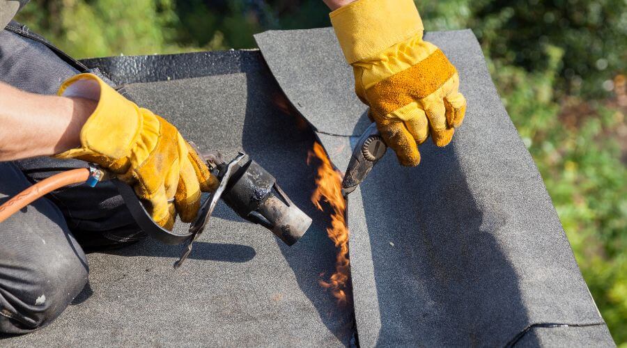 Professional gutter cleaning in Huslia, AK